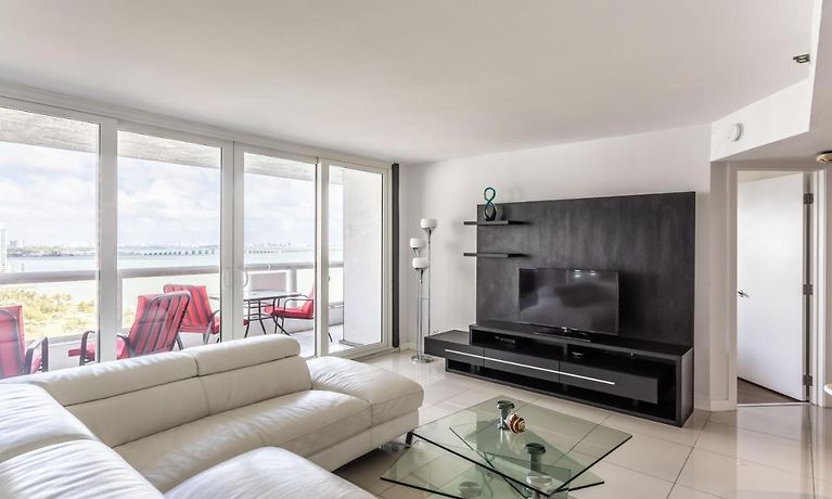 2 Bedroom Pearl In Downtown Miami Apartment